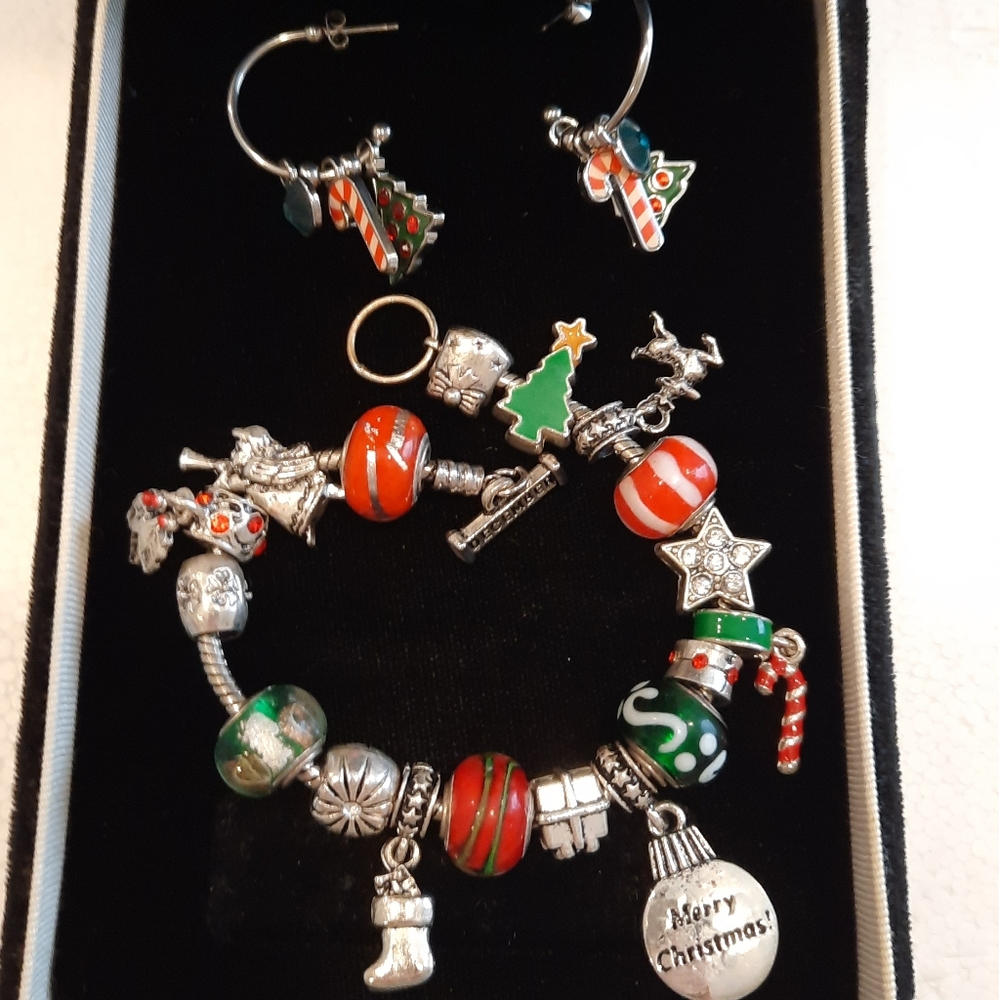 December Willabee&Ward Charm Bracelet - Picture 6 of 10